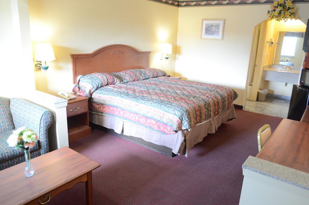 America'S Best Value Inn & Suites - Rosenberg/Houston Extérieur photo
