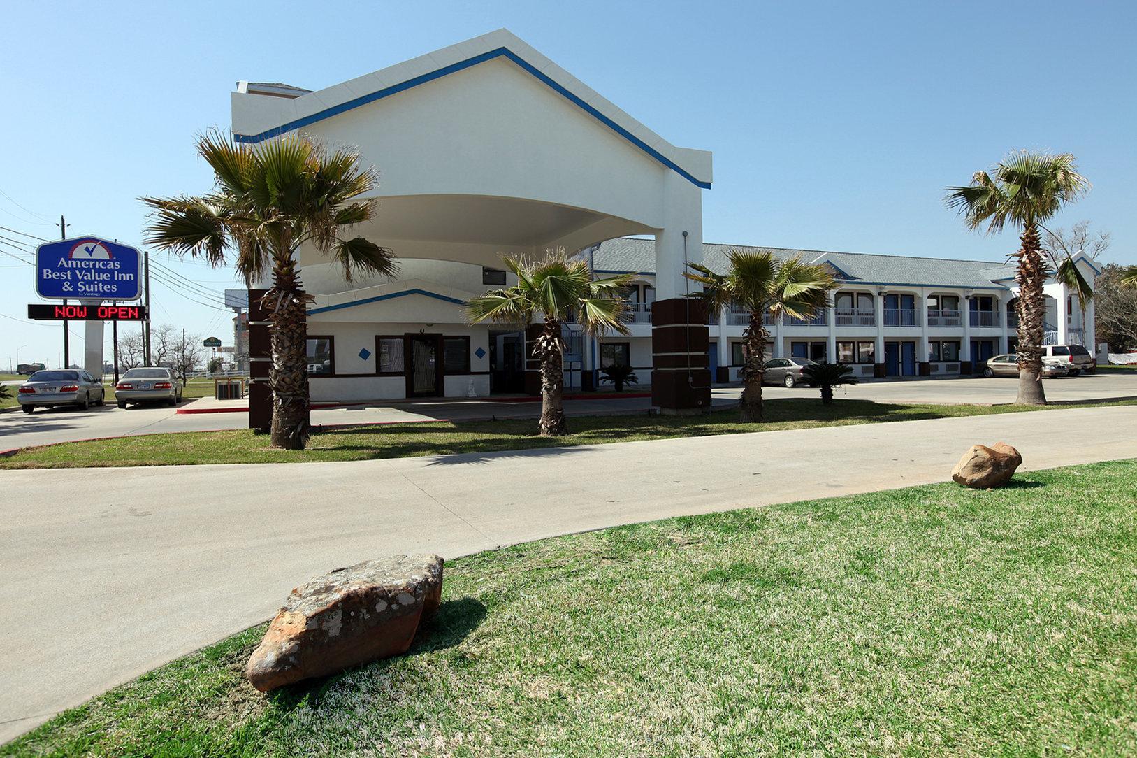 America'S Best Value Inn & Suites - Rosenberg/Houston Extérieur photo
